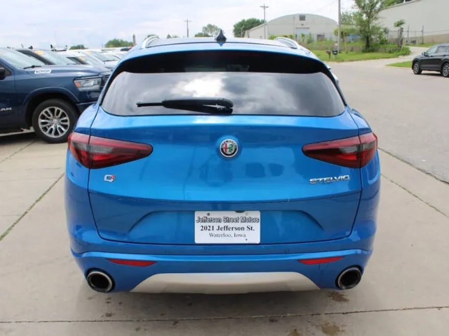 2021 Alfa Romeo Stelvio Ti photo 1