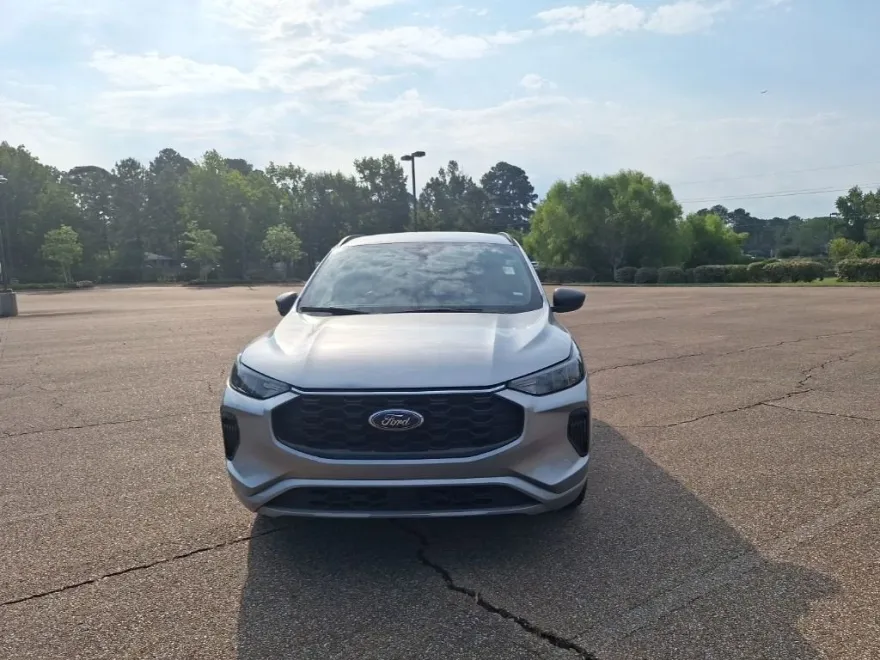 2023 Ford Escape ST-Line photo 1