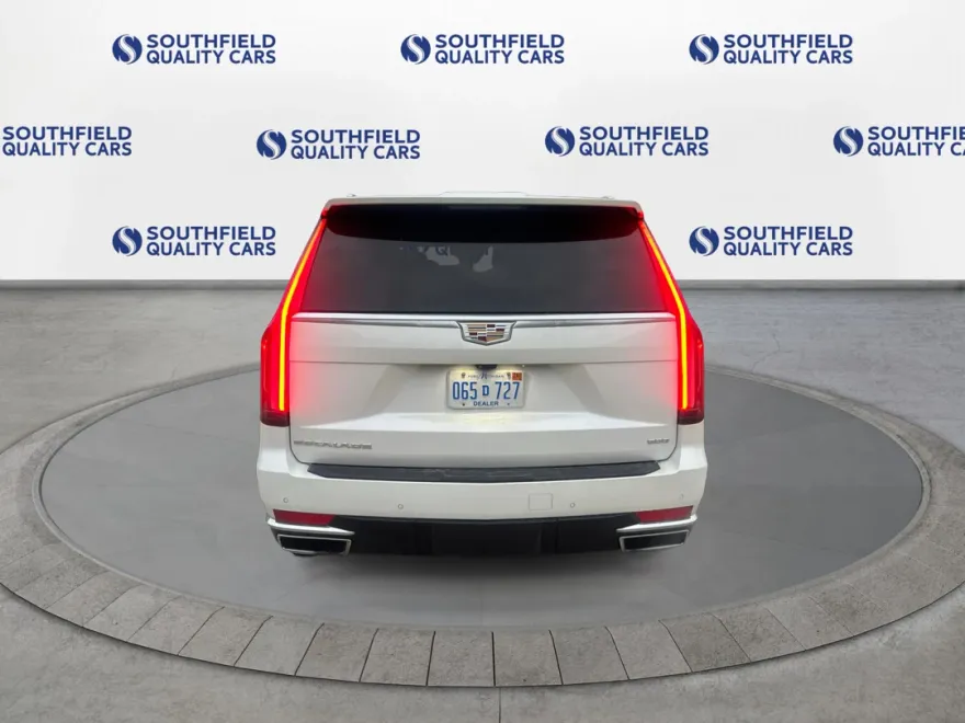 2021 Cadillac Escalade Premium Luxury photo 5