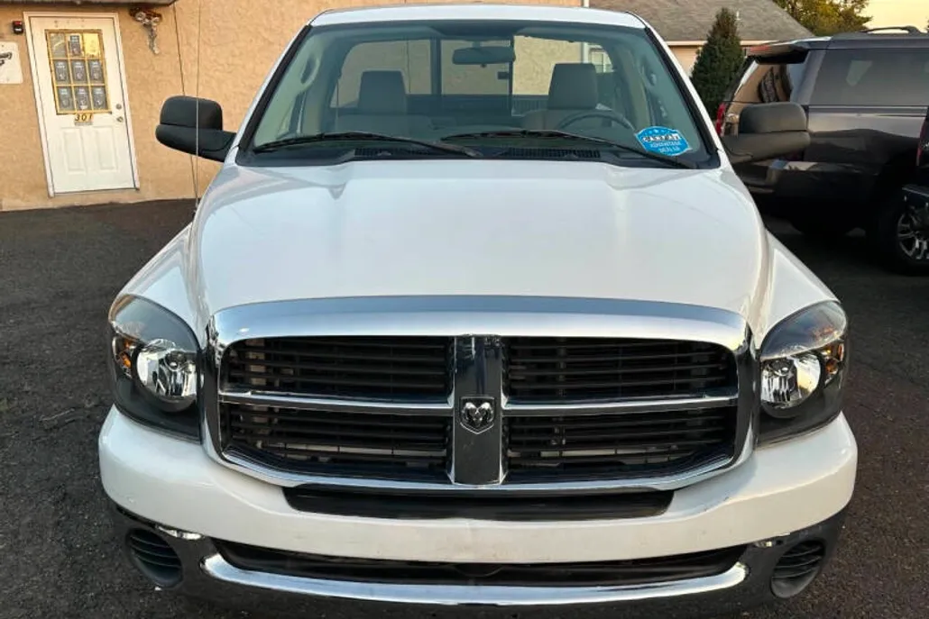 2008 Dodge Ram SLT photo 1