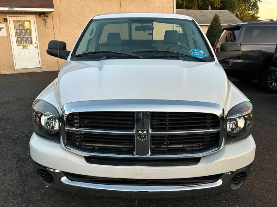 2008 Dodge Ram SLT photo 1