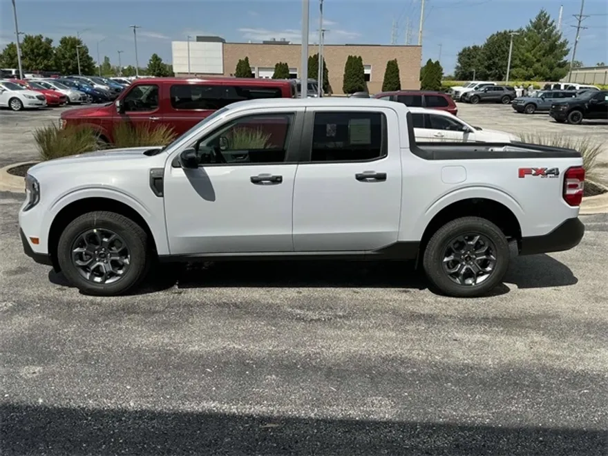2025 Ford Maverick XLT photo 1