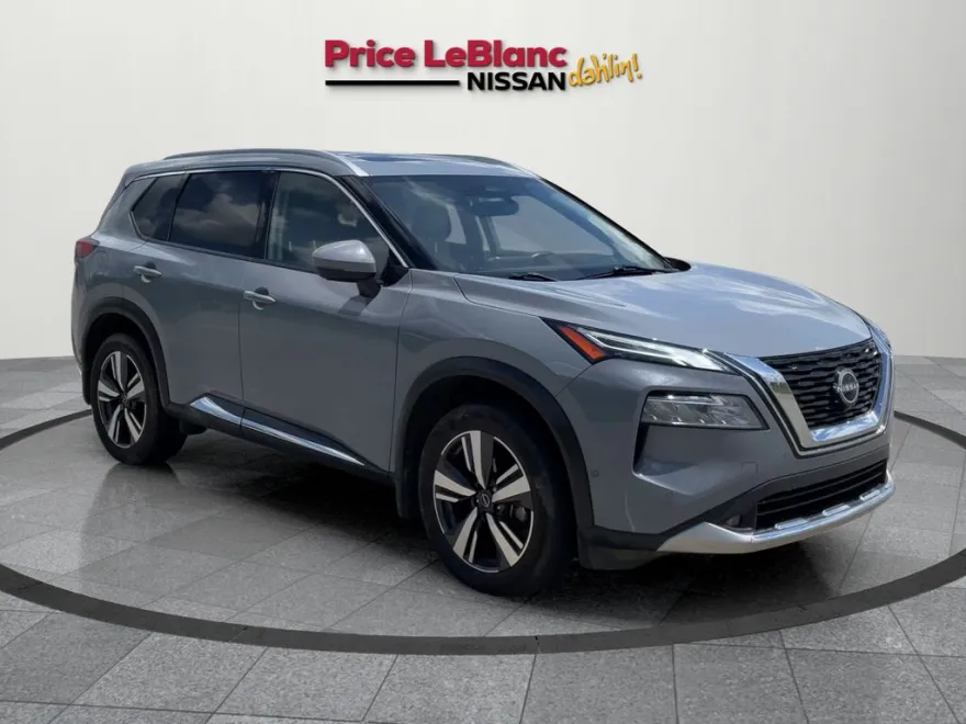 2022 Nissan Rogue Platinum photo 1