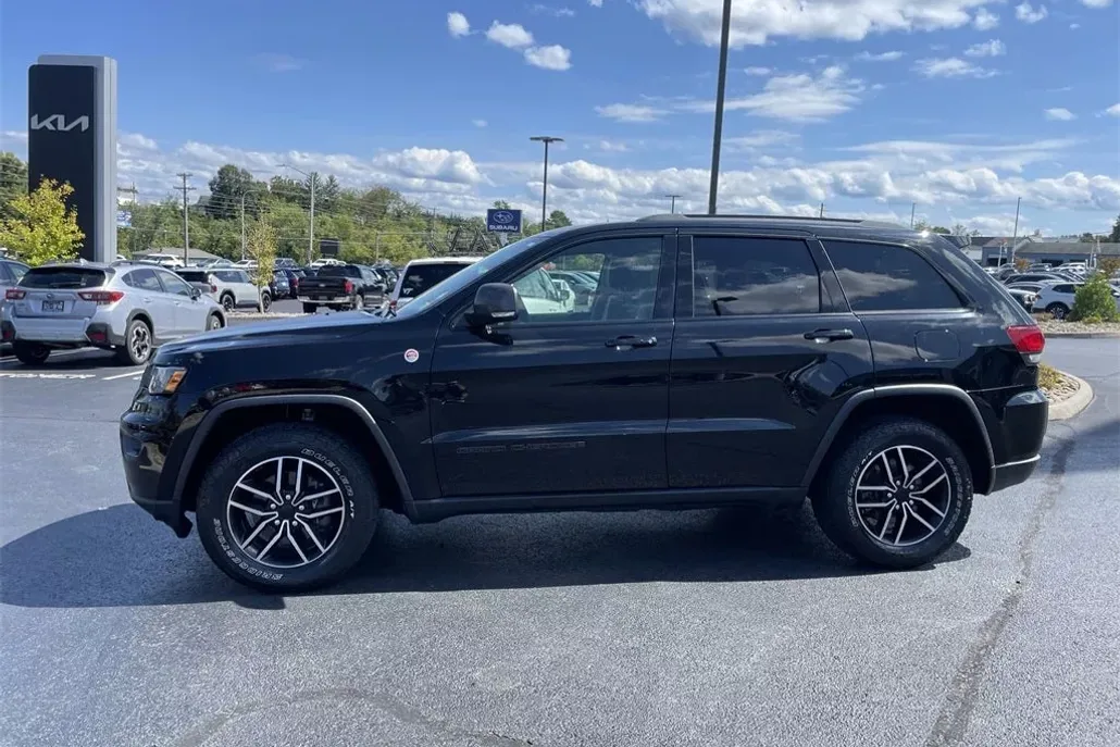 2020 Jeep Grand Cherokee Trailhawk photo 1