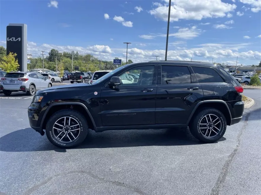 2020 Jeep Grand Cherokee Trailhawk photo 1