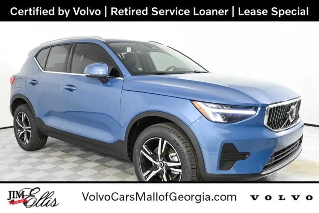 2025 Volvo XC40 Core photo 1