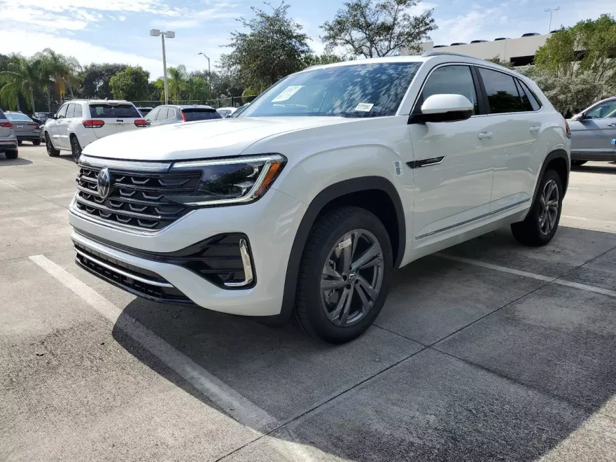 2024 Volkswagen Atlas Cross Sport SEL R-Line photo 1