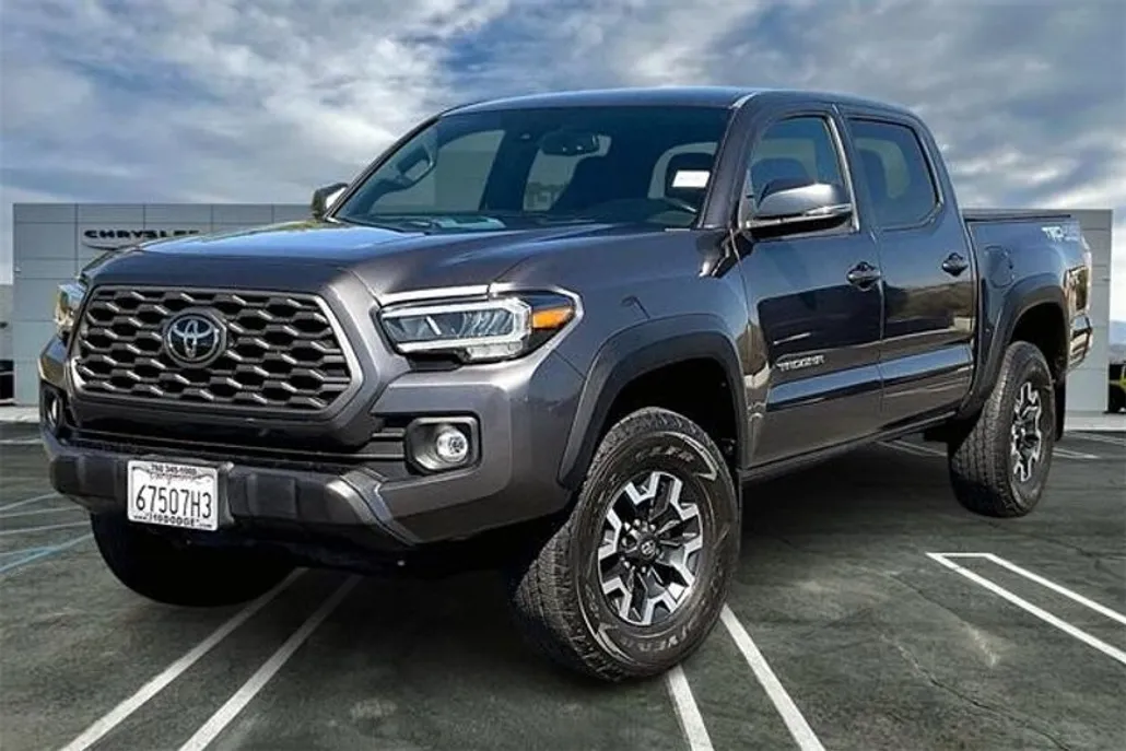 2021 Toyota Tacoma TRD Off-Road V6 photo 1