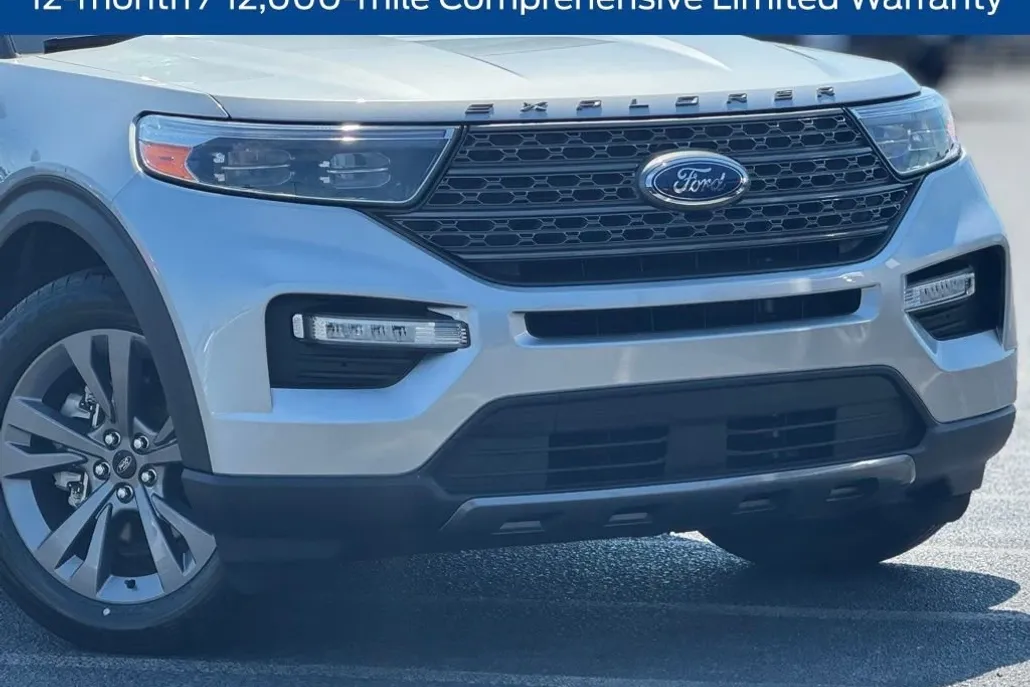 2022 Ford Explorer XLT Sport photo 1