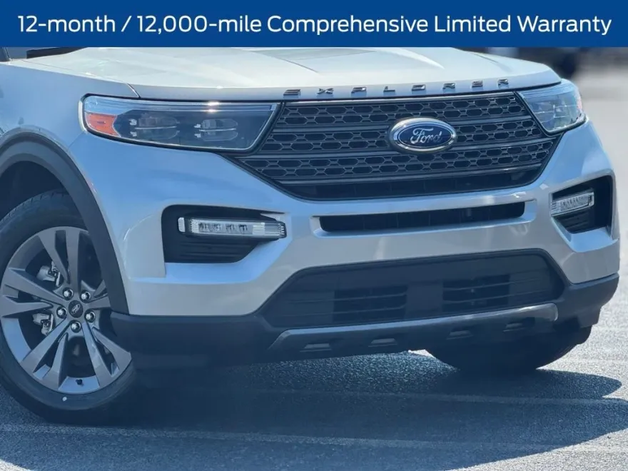 2022 Ford Explorer XLT Sport photo 1