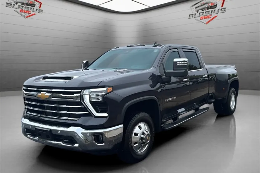 2024 Chevrolet Silverado 3500HD LTZ photo 1