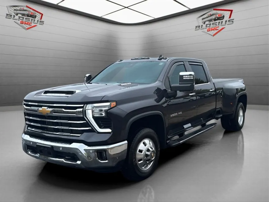2024 Chevrolet Silverado 3500HD LTZ photo 1