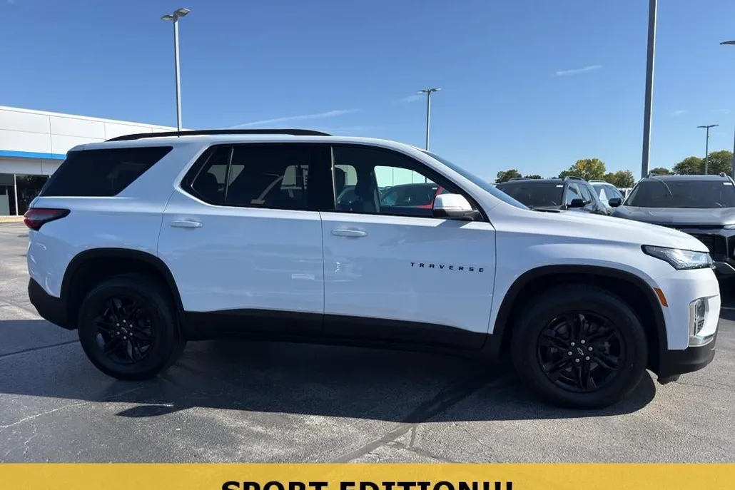 2022 Chevrolet Traverse Cloth photo 1
