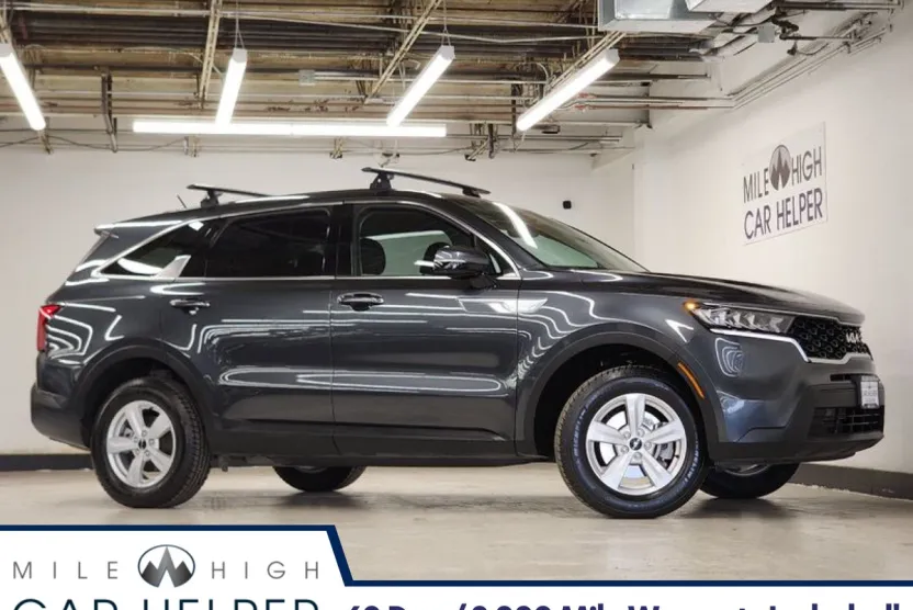 2023 Kia Sorento LX photo 1