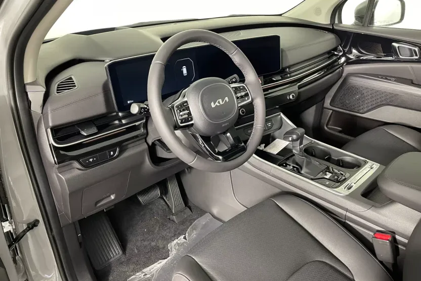 2025 Kia Carnival SX Prestige photo 1