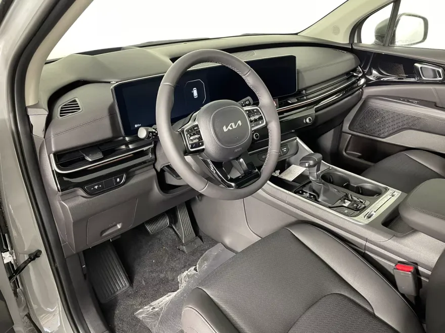 2025 Kia Carnival SX Prestige photo 1