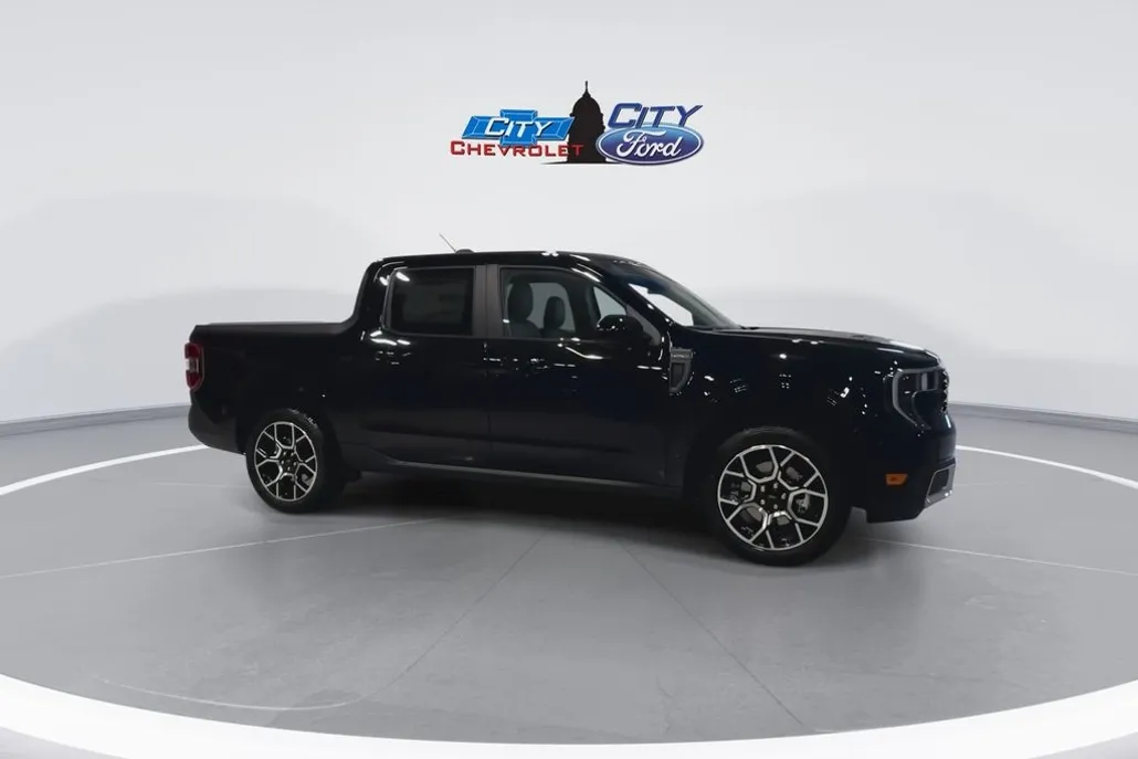 2025 Ford Maverick Lariat photo 1
