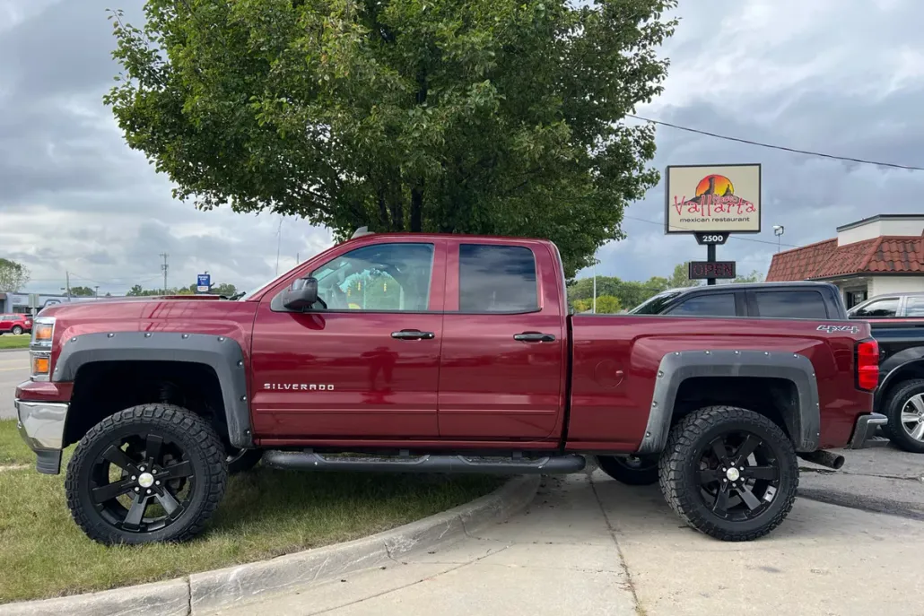 2015 Chevrolet Silverado LT photo 1