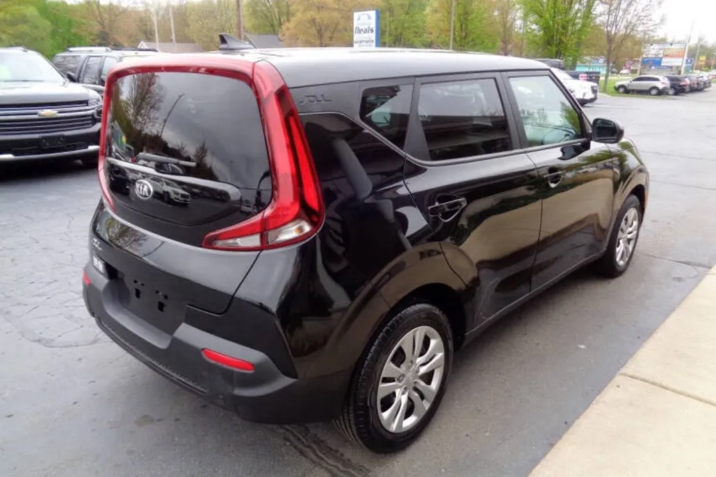 2021 Kia Soul LX photo 1