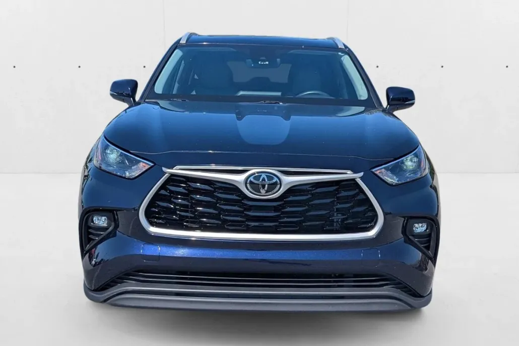 2022 Toyota Highlander XLE photo 1