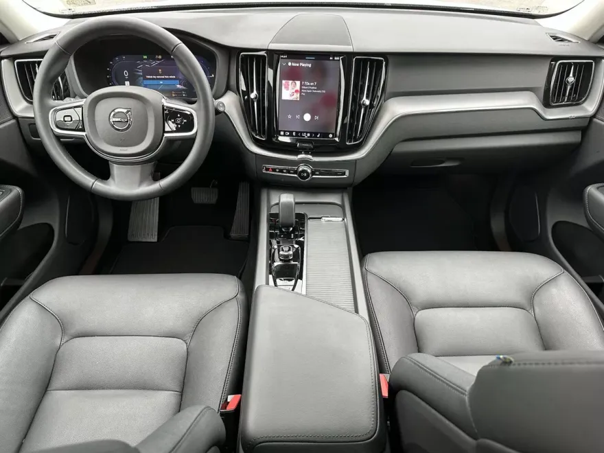2025 Volvo XC60 Hybrid T8 Plus photo 1