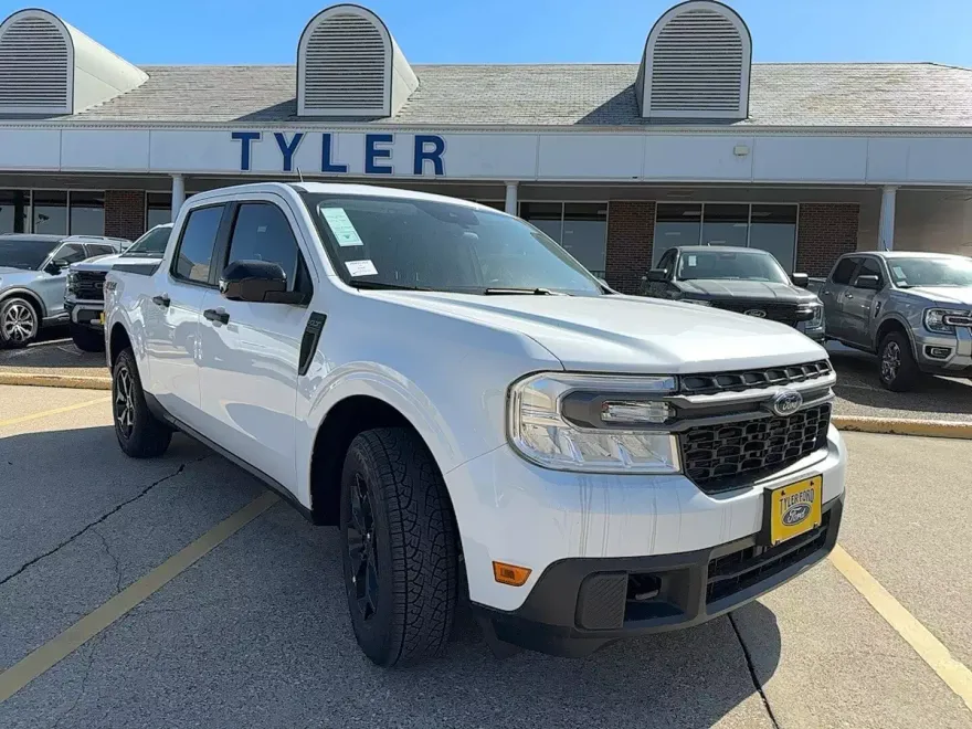 2024 Ford Maverick XLT photo 1