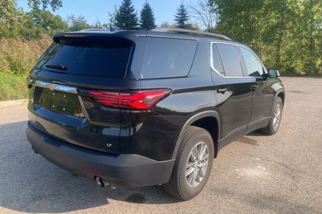 2023 Chevrolet Traverse Cloth 1LT photo 1