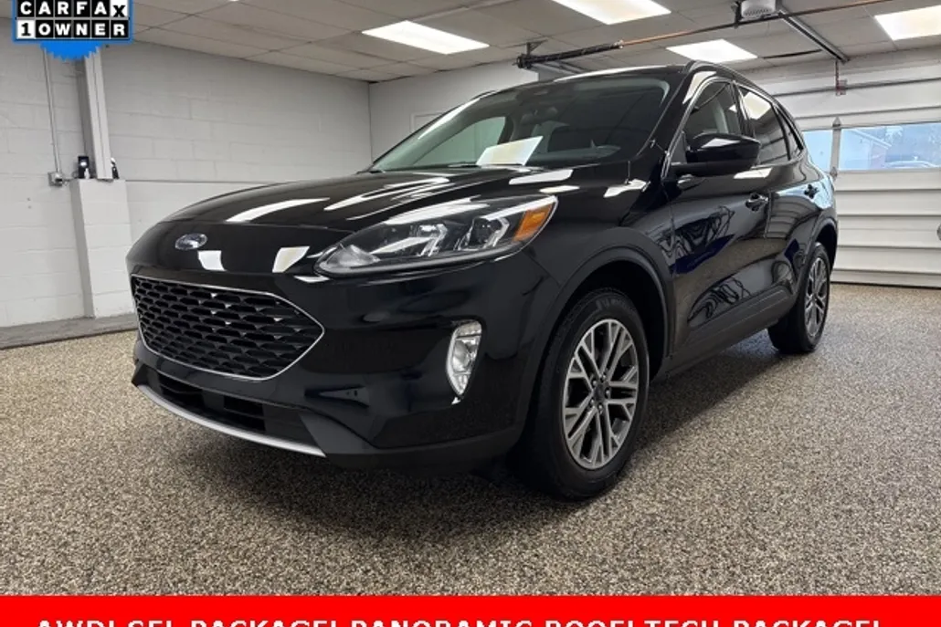 2022 Ford Escape SEL photo 1