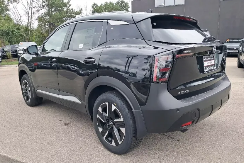 2026 Nissan Kicks SV photo 1