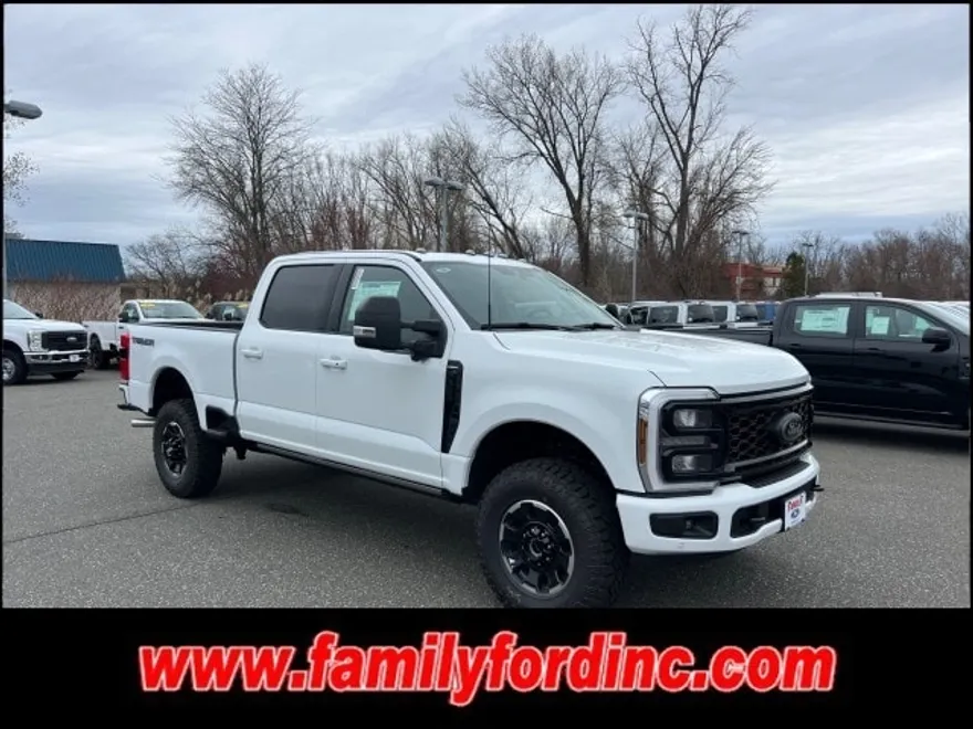 2025 Ford F-350 Lariat photo 1