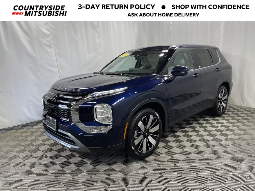 2025 Mitsubishi Outlander SE photo 1