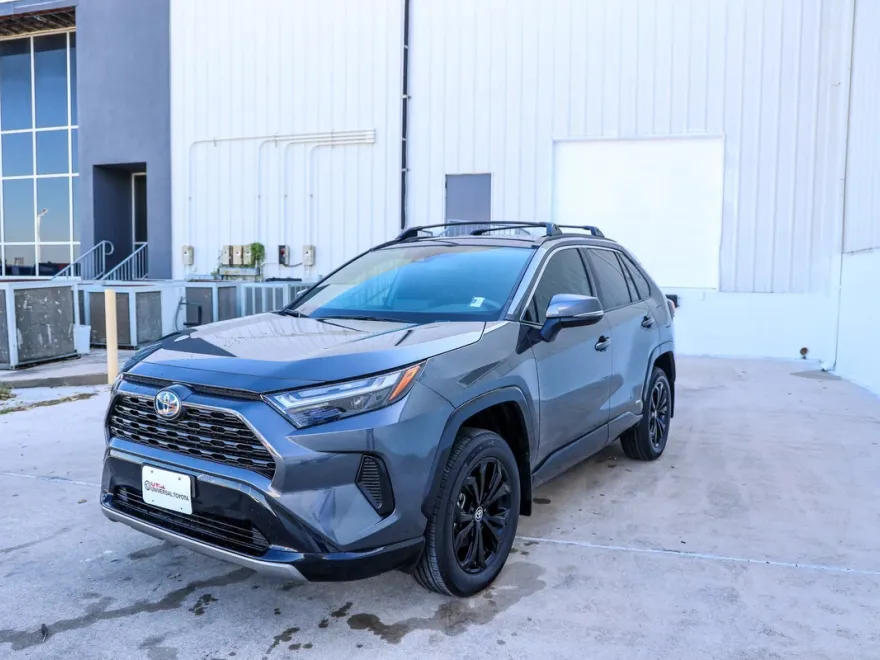 2023 Toyota RAV4 Hybrid SE photo 1