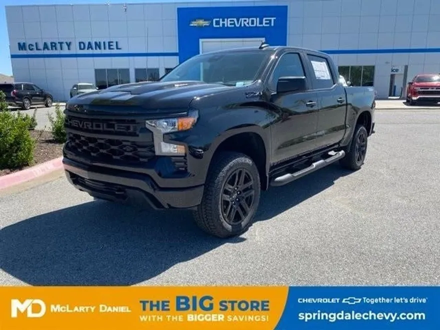 2025 Chevrolet Silverado 1500 Custom Trail Boss photo 1