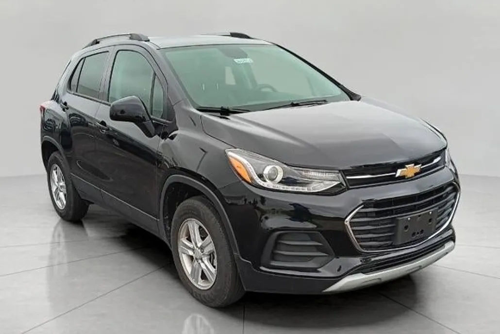 2022 Chevrolet Trax LT photo 1