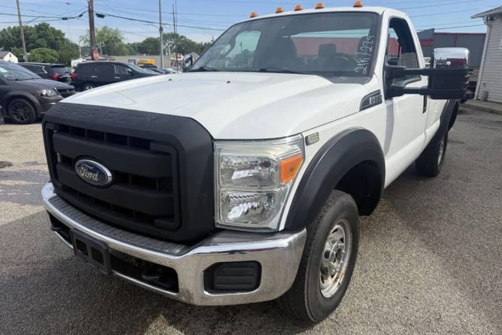 2015 Ford F-350 XL photo 1