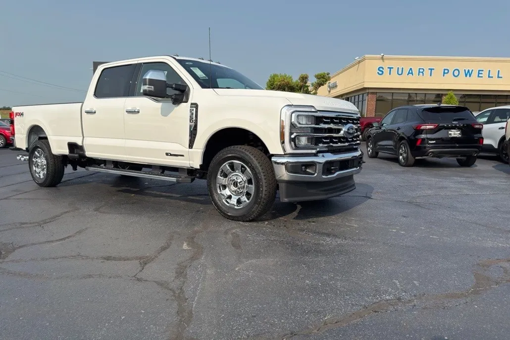2026 Ford F-350 Lariat photo 1