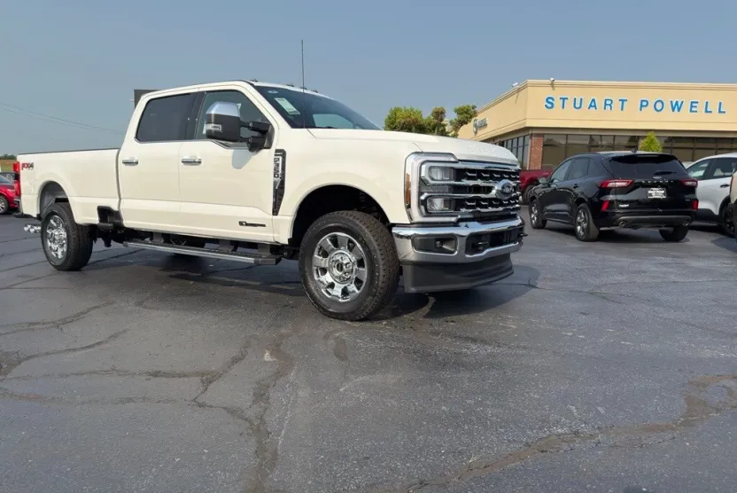 2026 Ford F-350 Lariat photo 1