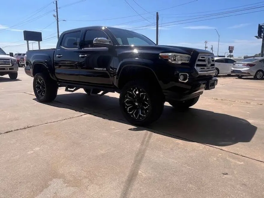 2018 Toyota Tacoma Limited photo 1