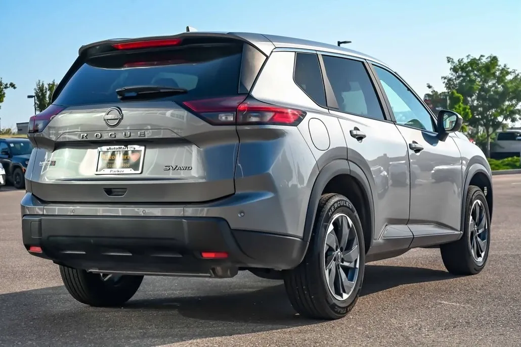 2024 Nissan Rogue SV photo 1
