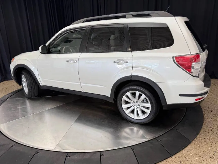 2013 Subaru Forester 2.5X Premium photo 1
