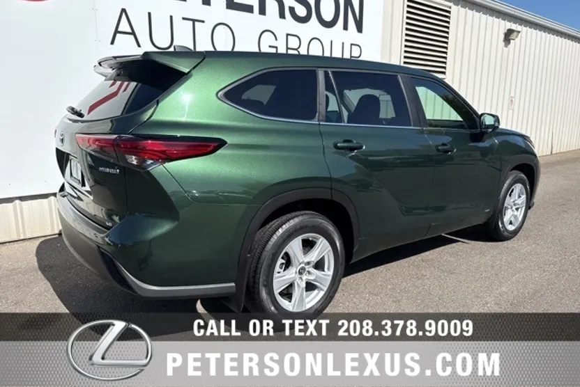 2023 Toyota Highlander Hybrid LE photo 1