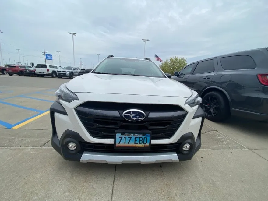 2023 Subaru Outback Limited photo 1