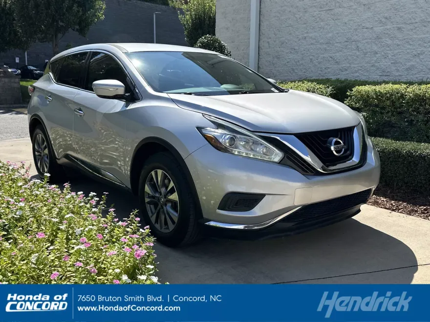 2015 Nissan Murano S photo 1