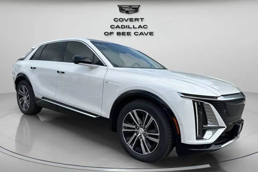 2025 Cadillac Lyriq Luxury photo 1