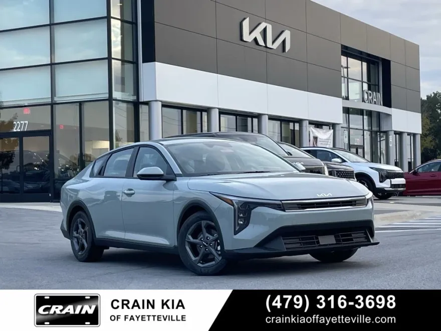 2025 Kia K4 LXS photo 1
