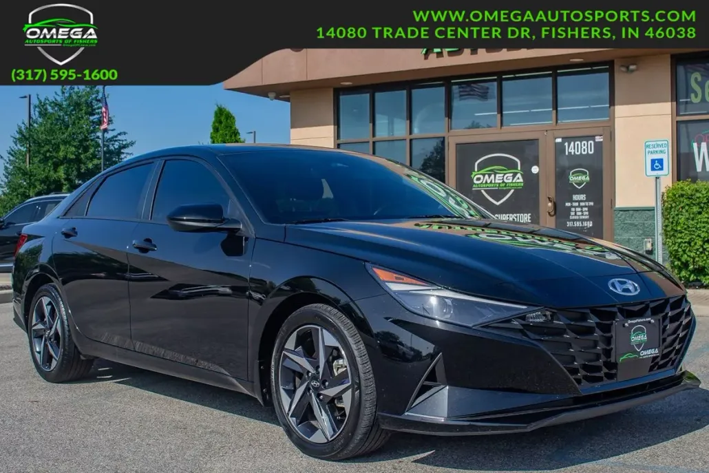 2023 Hyundai Elantra SEL photo 1