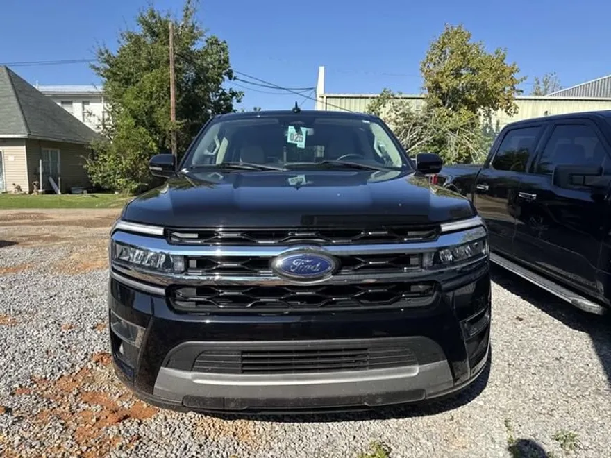 2024 Ford Expedition MAX Limited photo 1