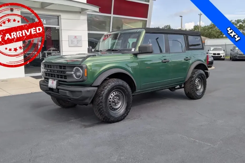 2022 Ford Bronco Base photo 1