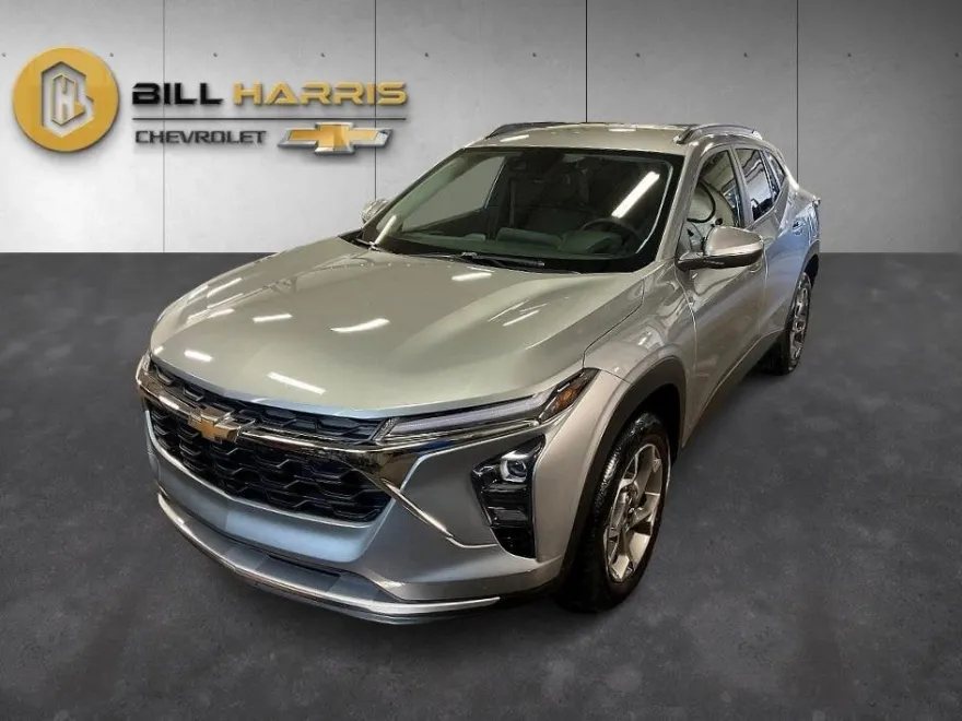 2024 Chevrolet Trax LT photo 1