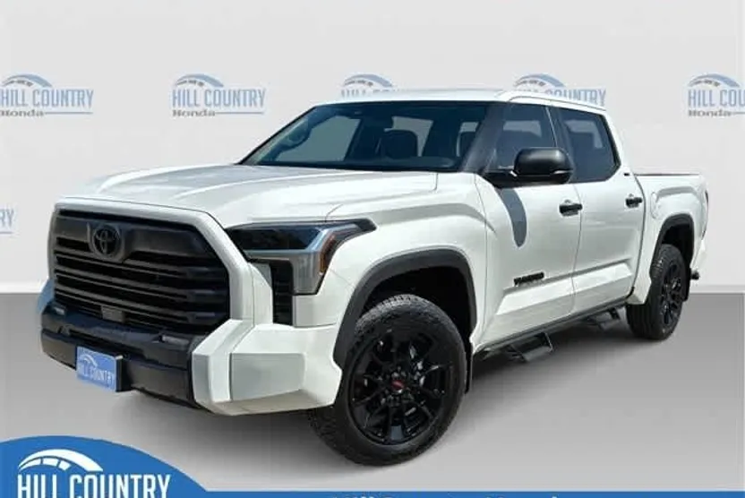 2025 Toyota Tundra SR5 CrewMax photo 1